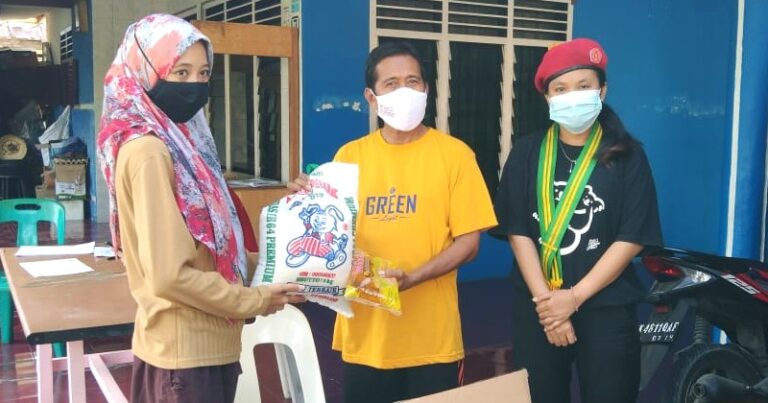 Bagi Sembako di Tengah PPKM, PMKRI Medan: Bentuk Solidaritas Mahasiswa