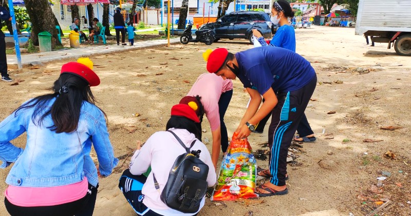 Hari Lingkungan Hidup, PMKRI Kota Jajakan Sibolga Lakukan Giat Bersih Pantai